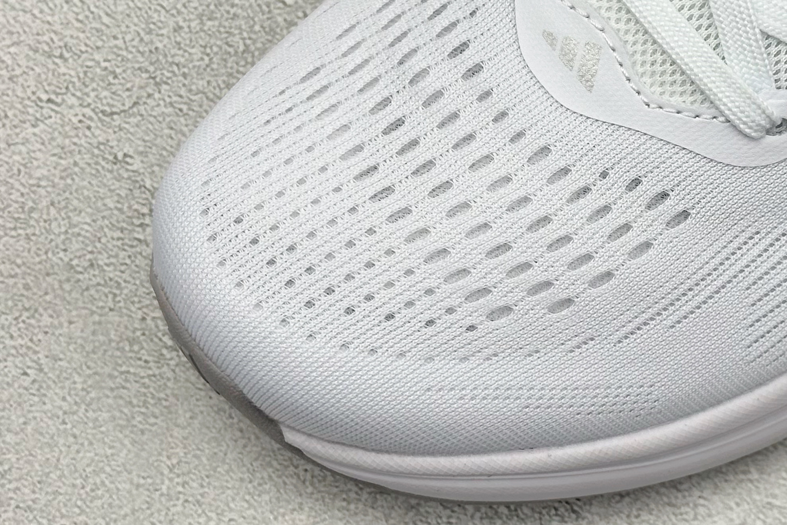 AD EQ/RUNNING SHOES 防滑耐磨厚底增高老爹鞋 随心畅跑舒适跑步运动鞋 GZ5826