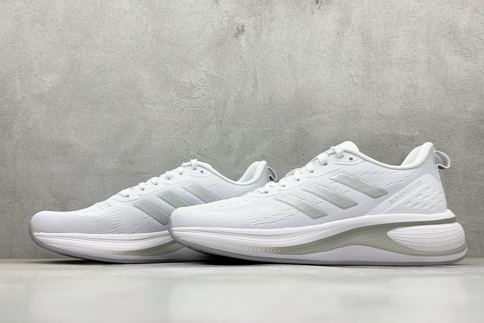 AD EQ/RUNNING SHOES 防滑耐磨厚底增高老爹鞋 随心畅跑舒适跑步运动鞋 GZ5826