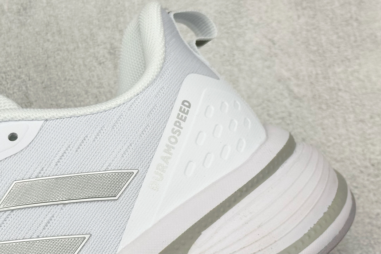 AD EQ/RUNNING SHOES 防滑耐磨厚底增高老爹鞋 随心畅跑舒适跑步运动鞋 GZ5826