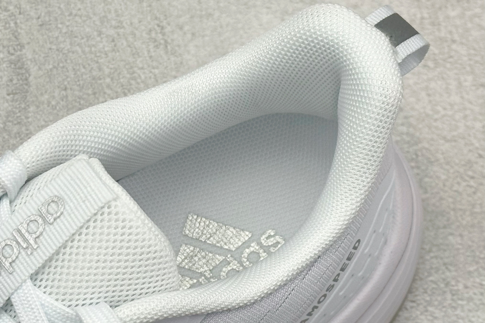 AD EQ/RUNNING SHOES 防滑耐磨厚底增高老爹鞋 随心畅跑舒适跑步运动鞋 GZ5826