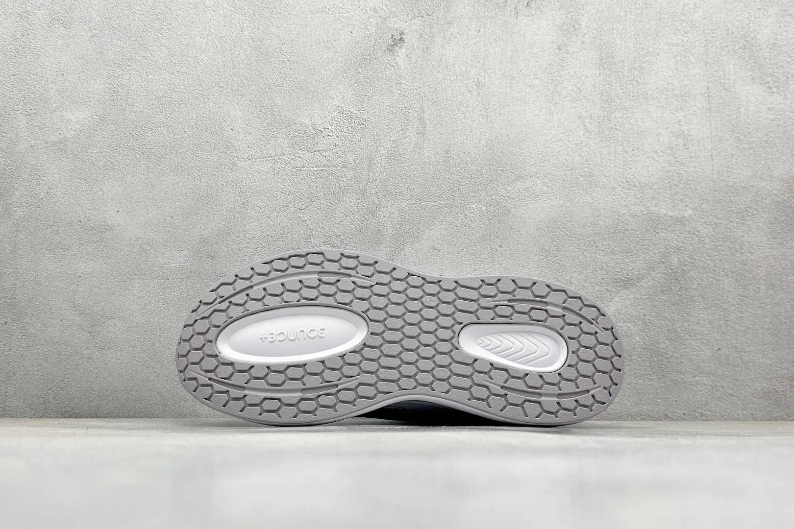 AD EQ/RUNNING SHOES 防滑耐磨厚底增高老爹鞋 随心畅跑舒适跑步运动鞋 GZ5826