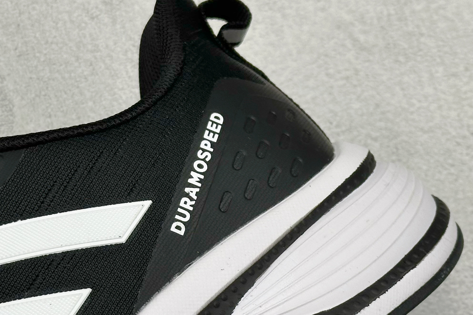 AD EQ/RUNNING SHOES 防滑耐磨厚底增高老爹鞋 随心畅跑舒适跑步运动鞋 GZ5816