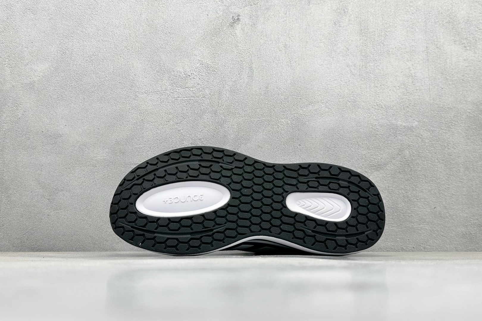 AD EQ/RUNNING SHOES 防滑耐磨厚底增高老爹鞋 随心畅跑舒适跑步运动鞋 GZ5816