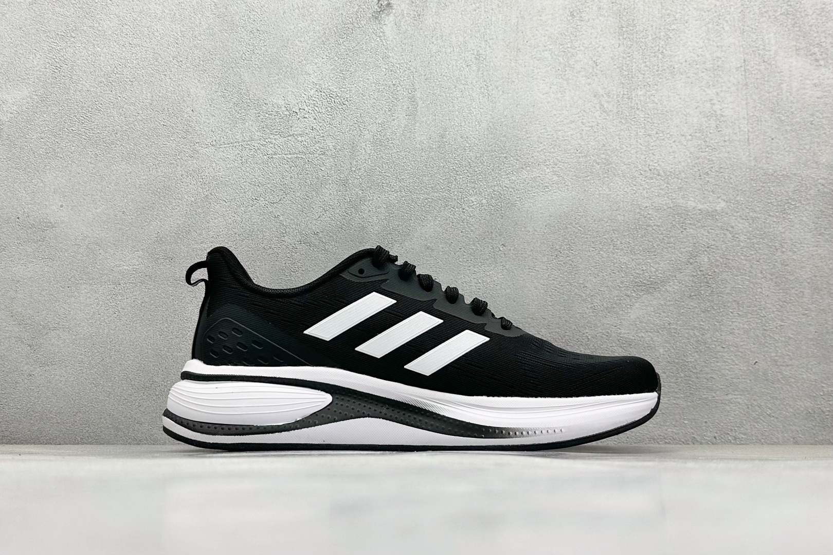 AD EQ/RUNNING SHOES 防滑耐磨厚底增高老爹鞋 随心畅跑舒适跑步运动鞋 GZ5816