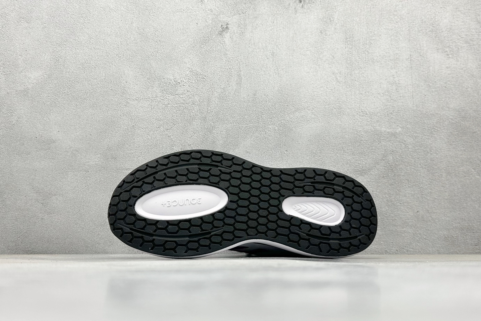 AD EQ/RUNNING SHOES 防滑耐磨厚底增高老爹鞋 随心畅跑舒适跑步运动鞋 GZ5820