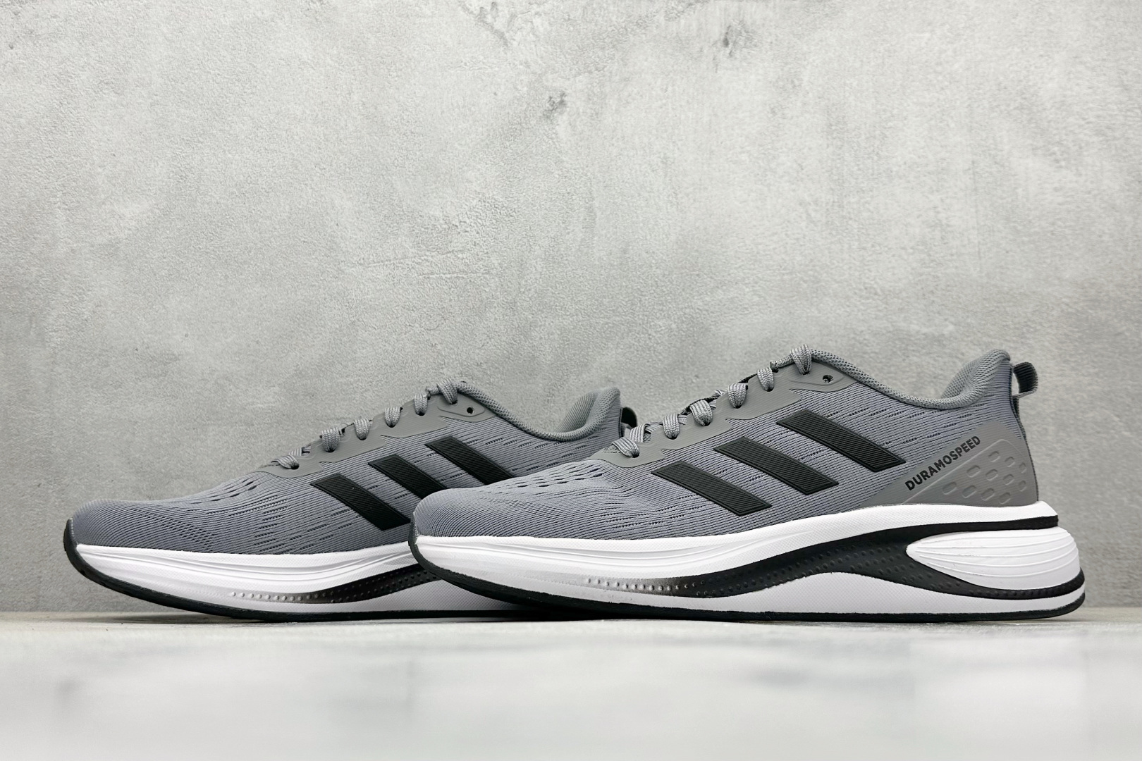 AD EQ/RUNNING SHOES 防滑耐磨厚底增高老爹鞋 随心畅跑舒适跑步运动鞋 GZ5823