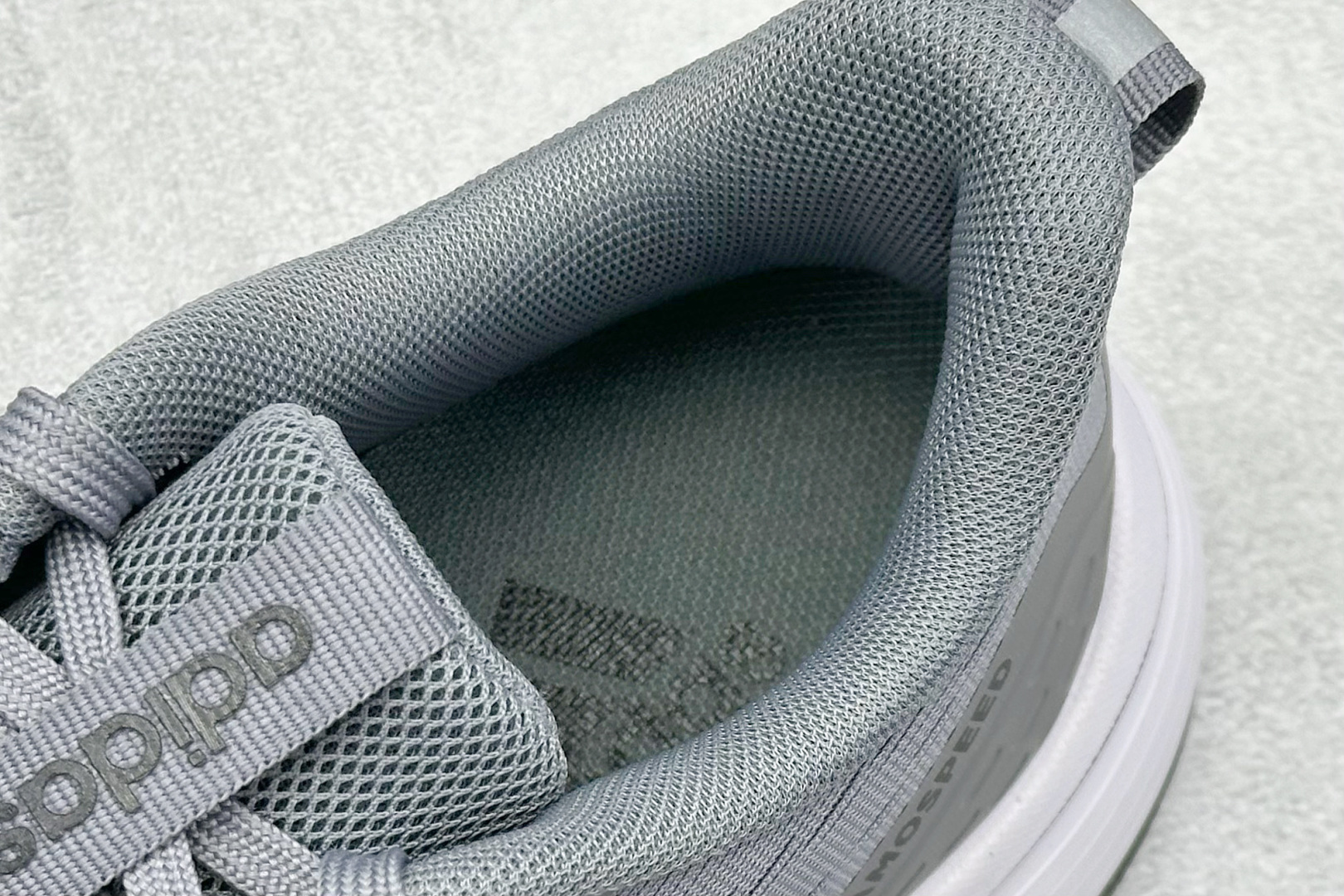 AD EQ/RUNNING SHOES 防滑耐磨厚底增高老爹鞋 随心畅跑舒适跑步运动鞋 GZ5823