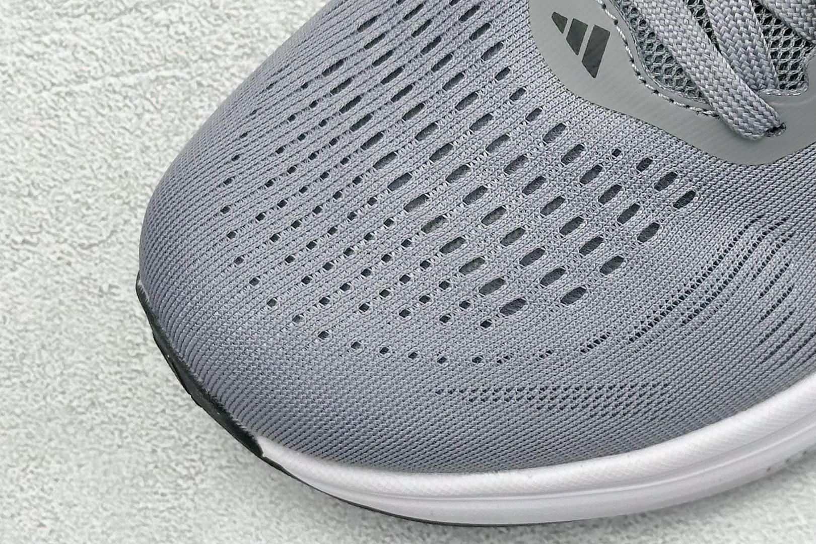 AD EQ/RUNNING SHOES 防滑耐磨厚底增高老爹鞋 随心畅跑舒适跑步运动鞋 GZ5823