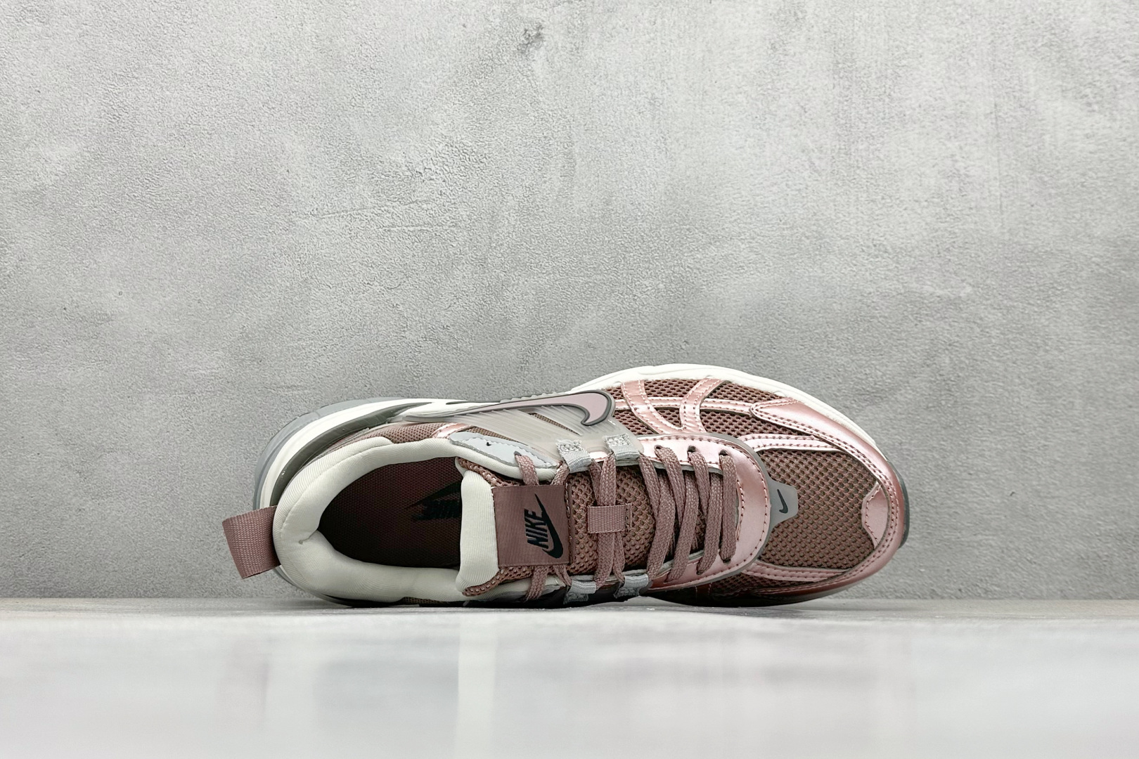 DS版Nike V2K Run 减震防滑复古低帮跑步鞋 FD0736-200