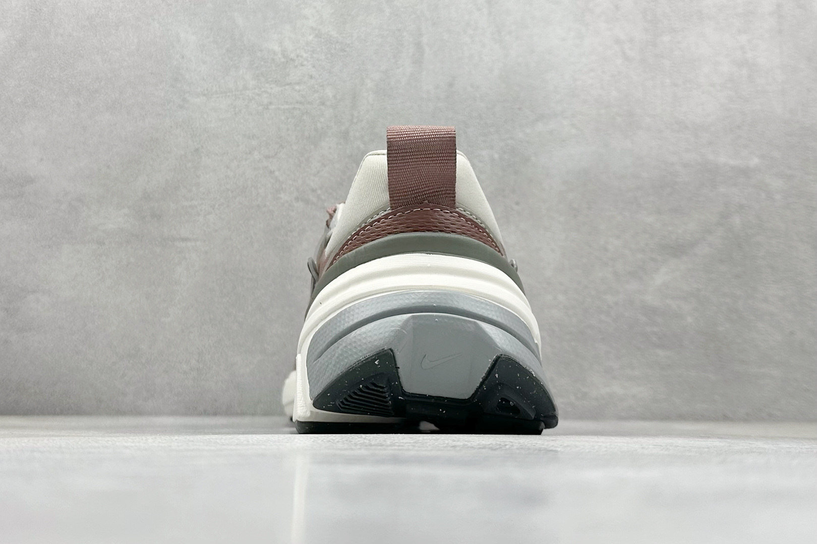 DS版Nike V2K Run 减震防滑复古低帮跑步鞋 FD0736-200