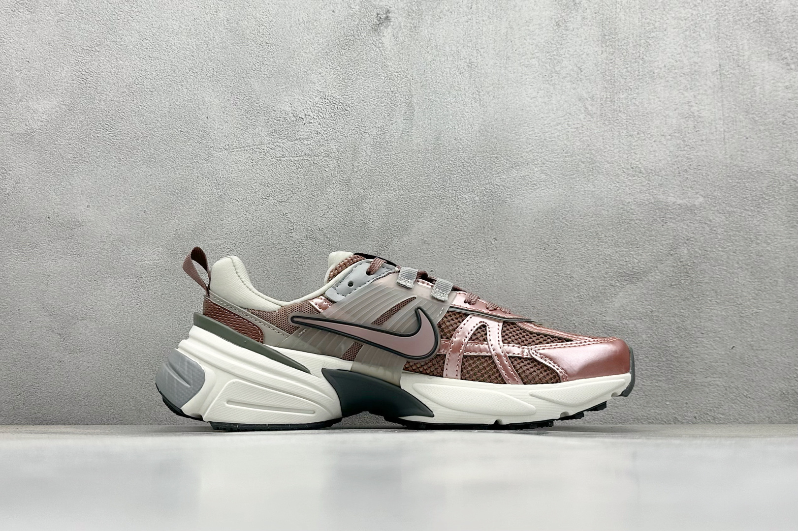 DS版Nike V2K Run 减震防滑复古低帮跑步鞋 FD0736-200