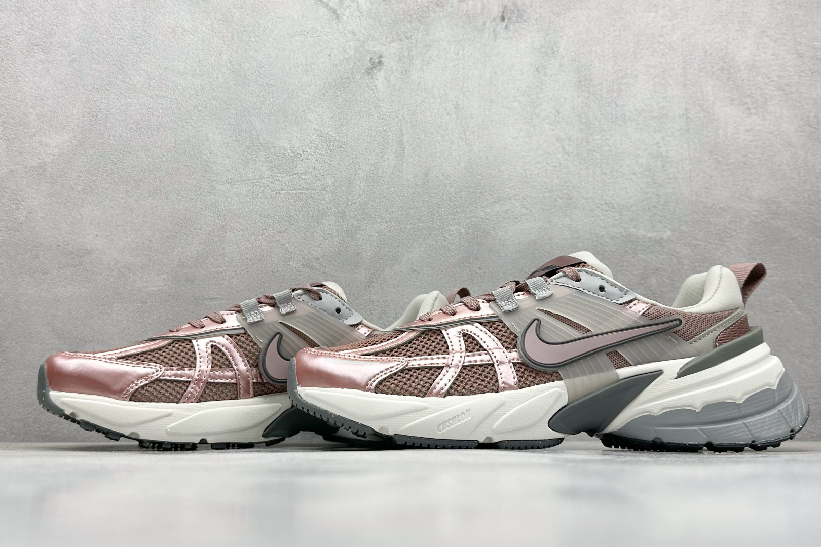 DS版Nike V2K Run 减震防滑复古低帮跑步鞋 FD0736-200