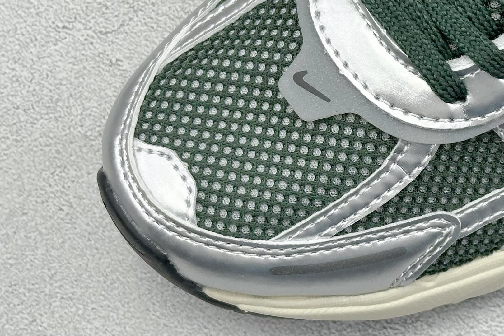 DS版Nike V2K Run 减震防滑复古低帮跑步鞋 HJ4497-300