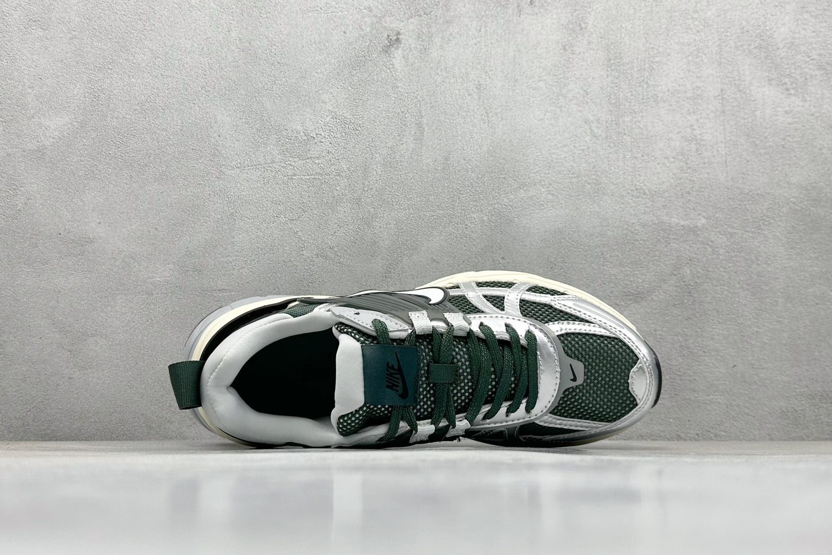 DS版Nike V2K Run 减震防滑复古低帮跑步鞋 HJ4497-300