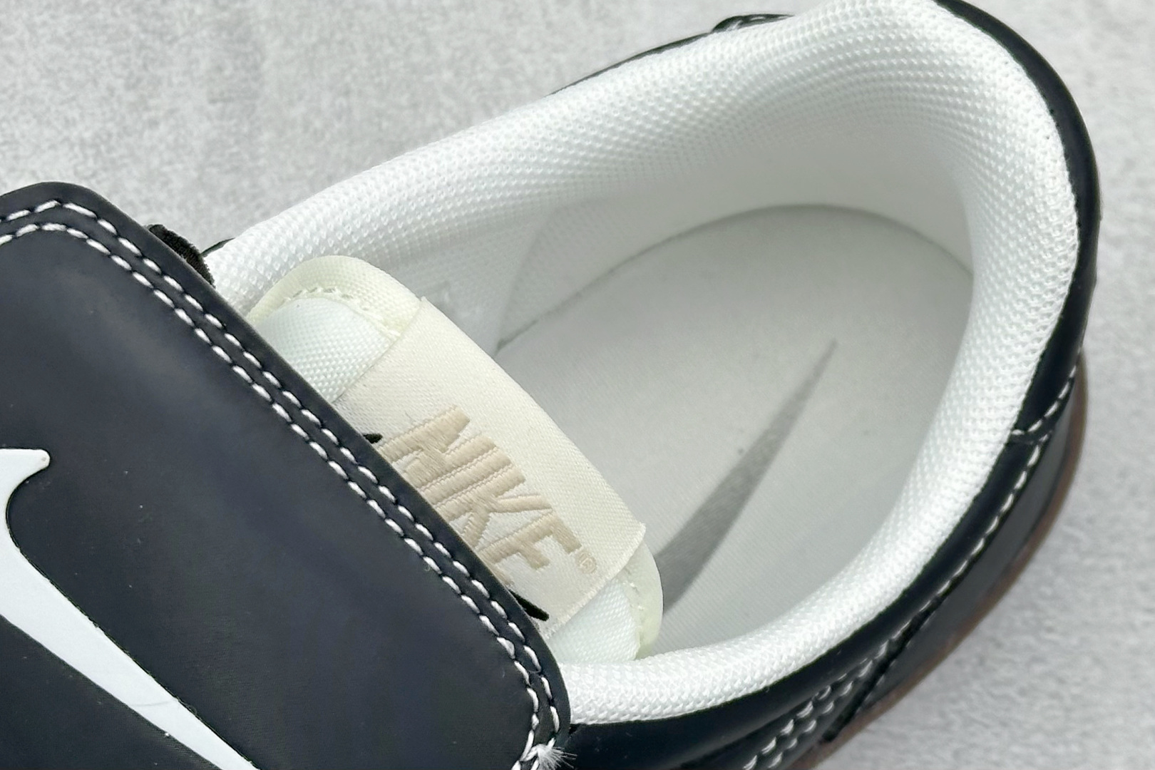 FS版 Nk Killsh II Leather 低帮休闲板鞋 HQ3489-010