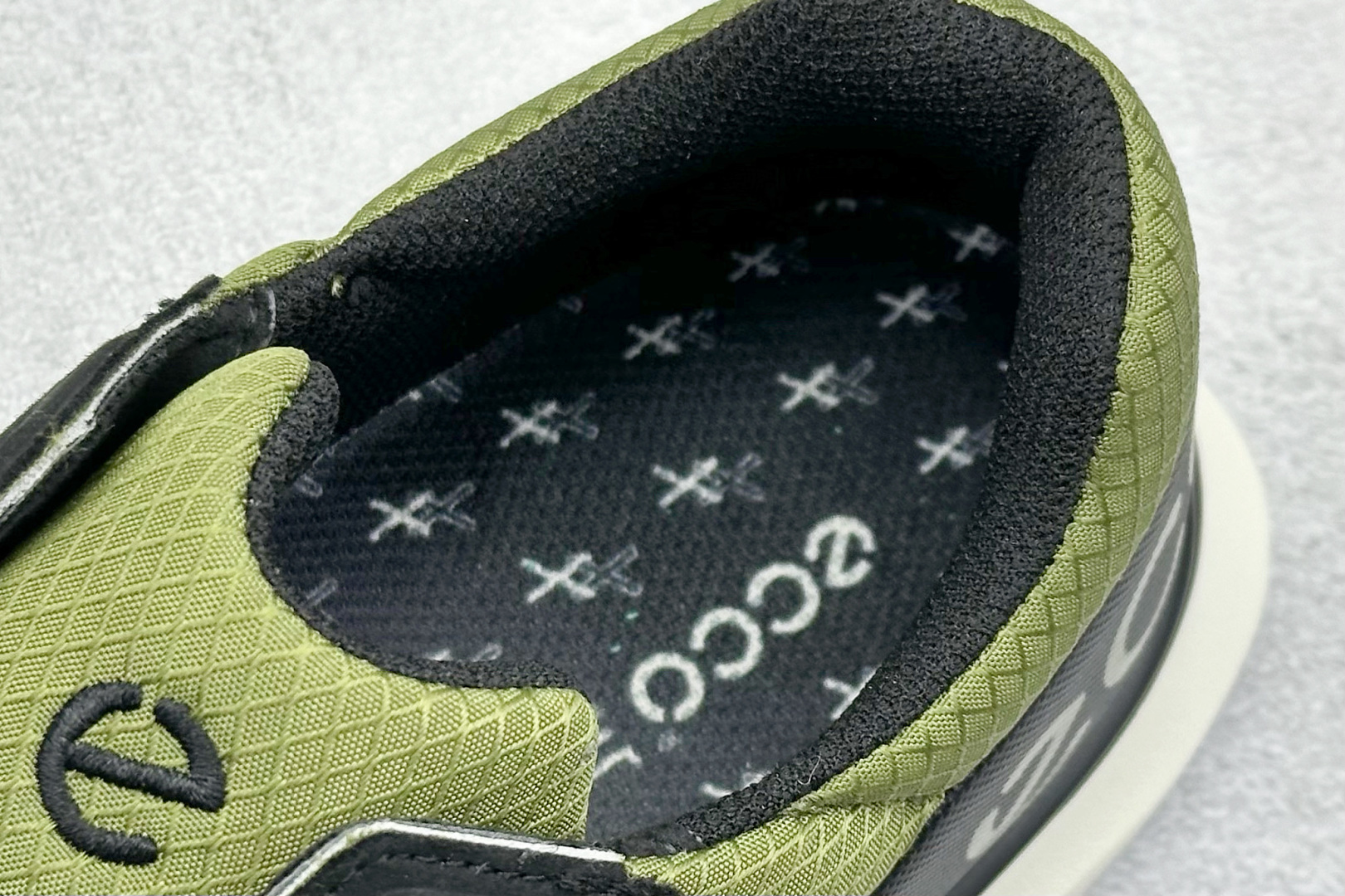 280 ECCO爱步运动男鞋 25年新款百搭跑步健身鞋 875825-Chinese UA Cheap High Quatity Brand Clothes Bags handbags Sneakers wholesale wholesaler seller from China Factory suppliers Fashion Clothing Shoes best Quality Beautiful Price 280 ECCO爱步运动男鞋 25年新款百搭跑步健身鞋 875825