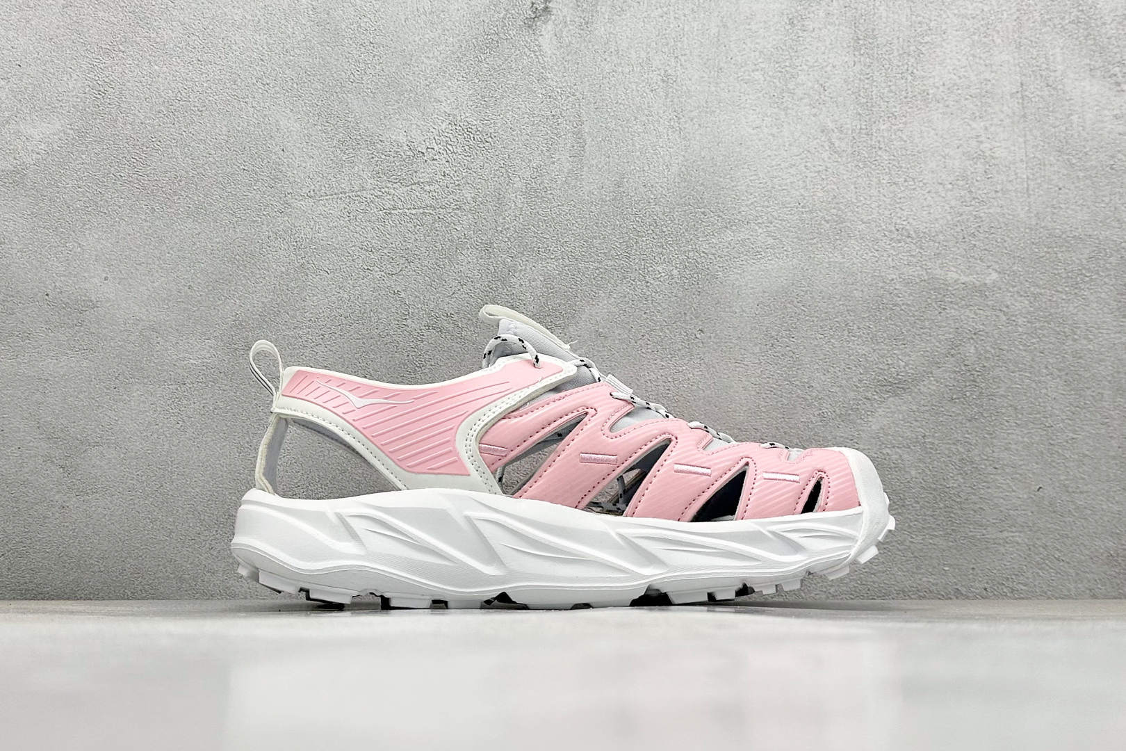 160 Hoka One One Hopara 霍帕拉休闲户外涉水溯溪凉鞋 1123112-WHWH-Chinese UA Cheap High Quatity Brand Clothes Bags handbags Sneakers wholesale wholesaler seller from China Factory suppliers Fashion Clothing Shoes best Quality Beautiful Price 160 Hoka One One Hopara 霍帕拉休闲户外涉水溯溪凉鞋 1123112-WHWH