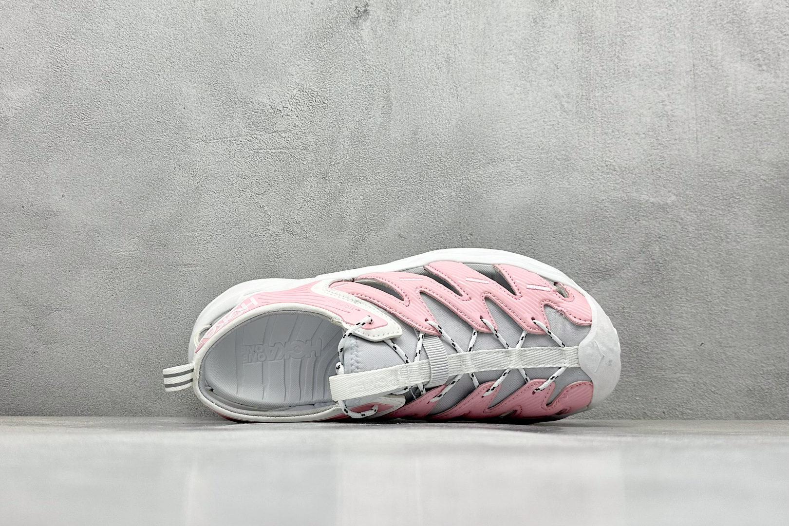 160 Hoka One One Hopara 霍帕拉休闲户外涉水溯溪凉鞋 1123112-WHWH-Chinese UA Cheap High Quatity Brand Clothes Bags handbags Sneakers wholesale wholesaler seller from China Factory suppliers Fashion Clothing Shoes best Quality Beautiful Price 160 Hoka One One Hopara 霍帕拉休闲户外涉水溯溪凉鞋 1123112-WHWH