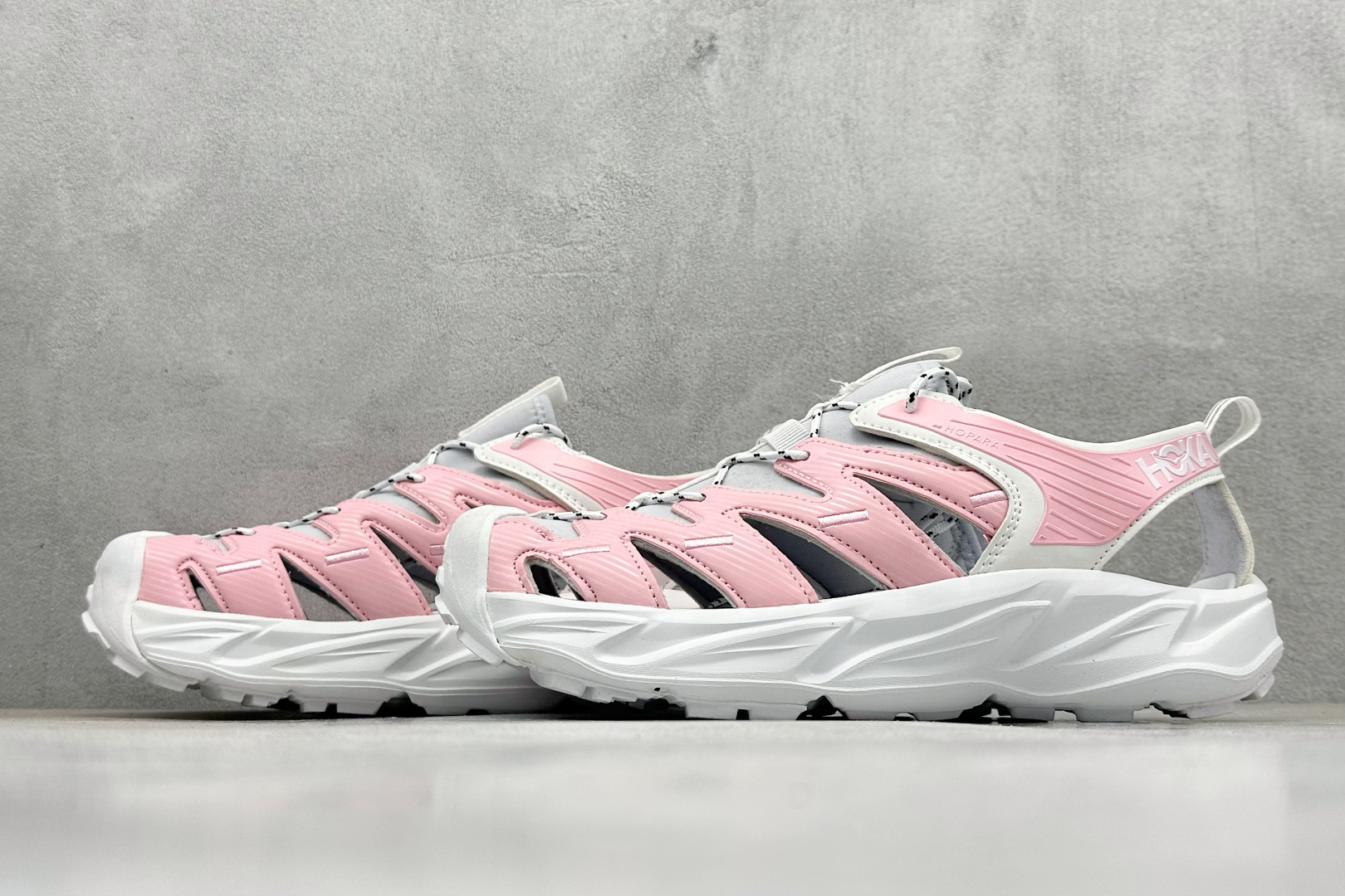 160 Hoka One One Hopara 霍帕拉休闲户外涉水溯溪凉鞋 1123112-WHWH-Chinese UA Cheap High Quatity Brand Clothes Bags handbags Sneakers wholesale wholesaler seller from China Factory suppliers Fashion Clothing Shoes best Quality Beautiful Price 160 Hoka One One Hopara 霍帕拉休闲户外涉水溯溪凉鞋 1123112-WHWH