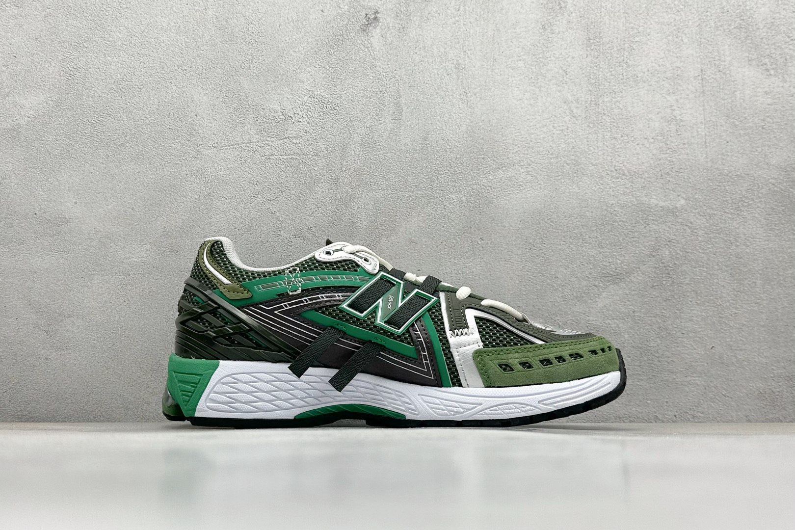 New Balance M1906系列复古单品宝藏老爹鞋款 U1906AK