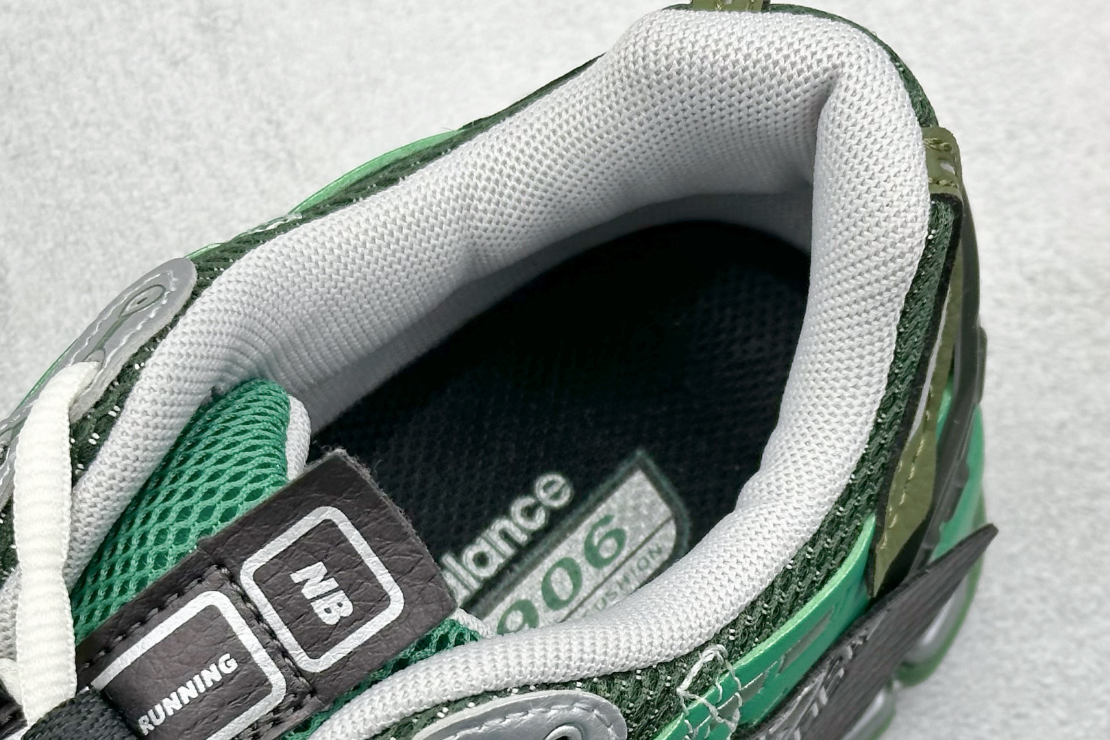 New Balance M1906系列复古单品宝藏老爹鞋款 U1906AK