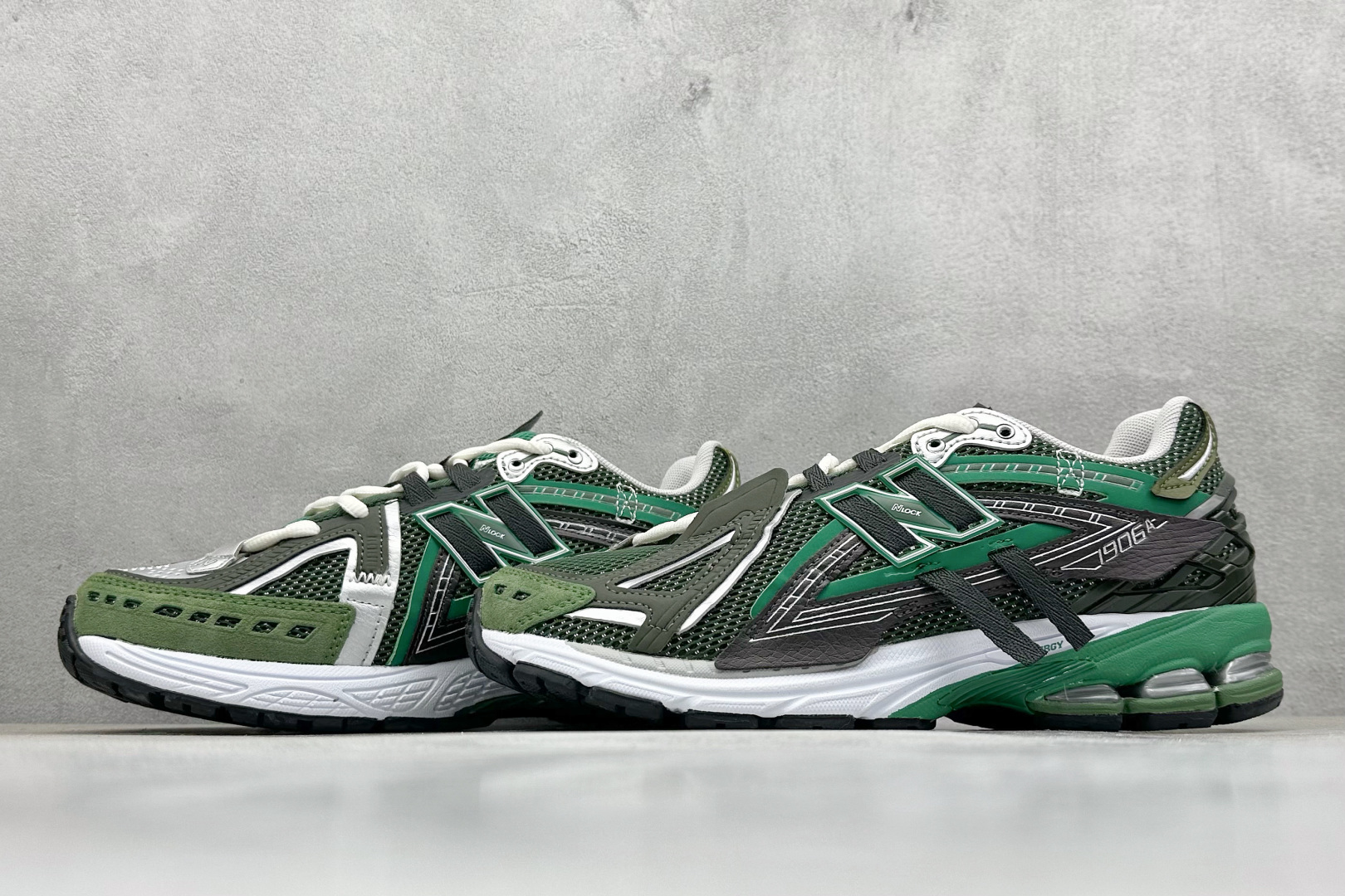 New Balance M1906系列复古单品宝藏老爹鞋款 U1906AK