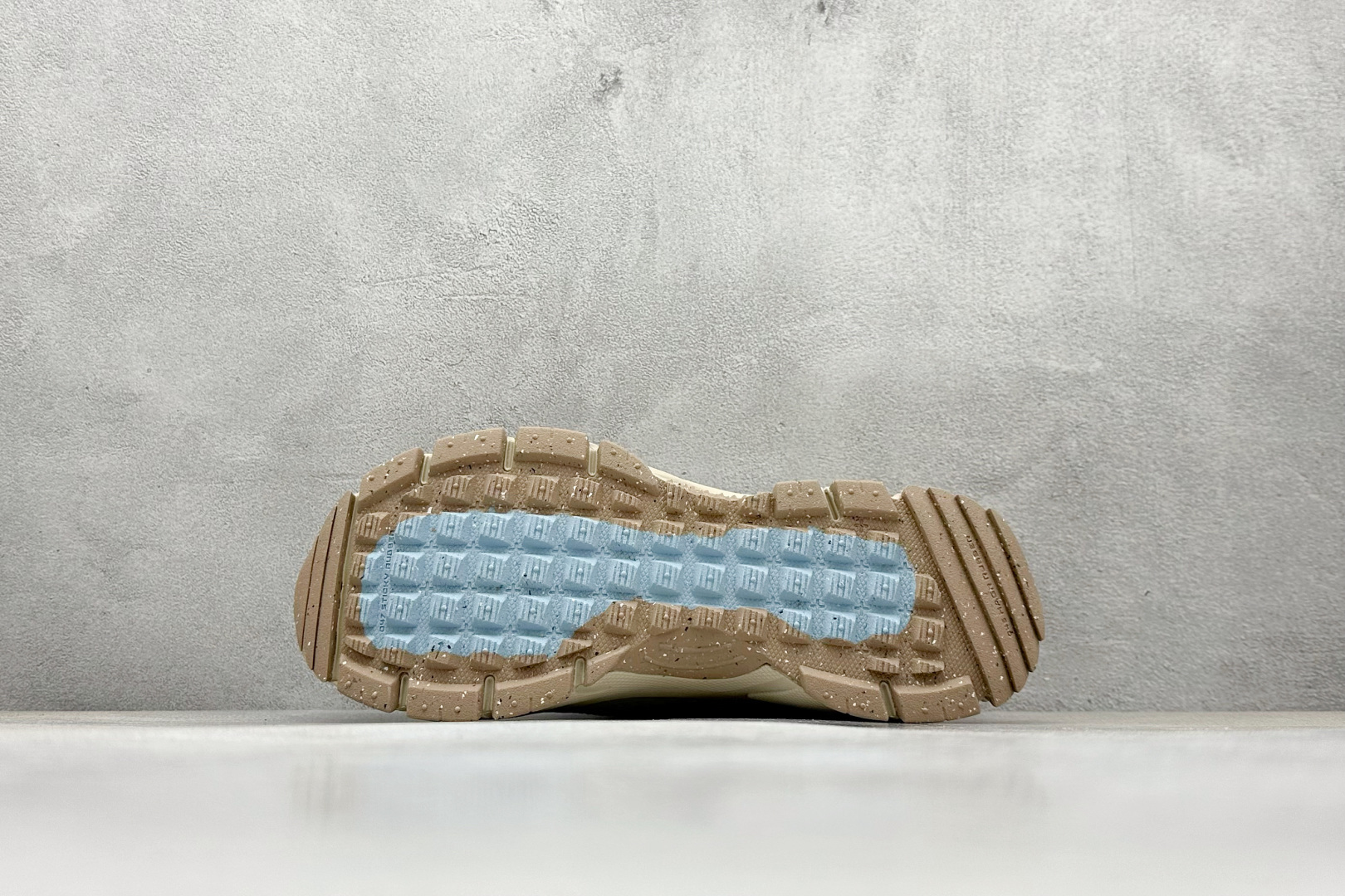 Nike Zoom Vomero Roam 5 Roam 复古跑五代休闲运动慢跑鞋 HJ4646-001