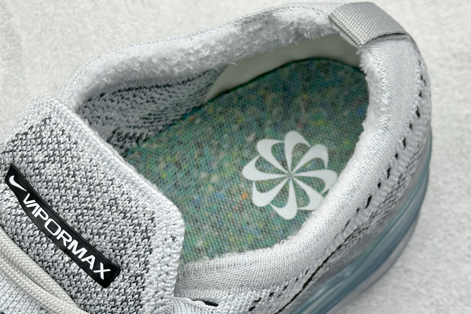 Nike Air Vapormax2023 全掌长气垫 缓震跑步鞋 DV1678-004