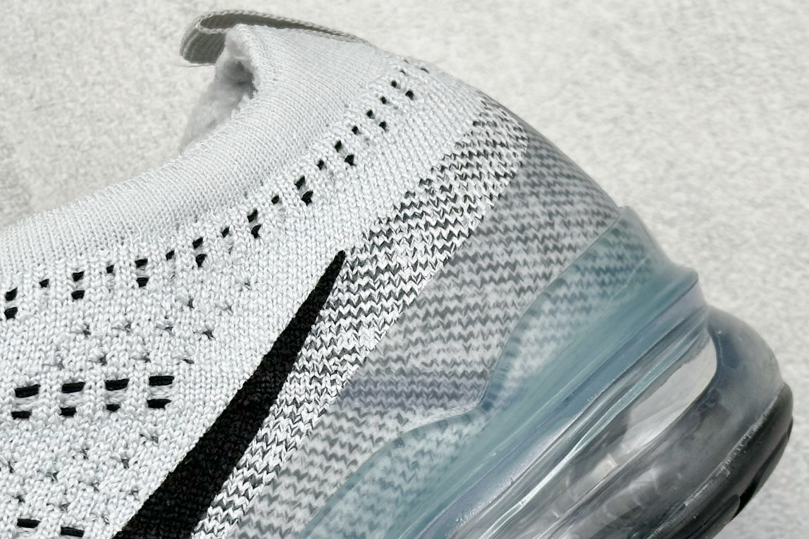 Nike Air Vapormax2023 全掌长气垫 缓震跑步鞋 DV1678-004