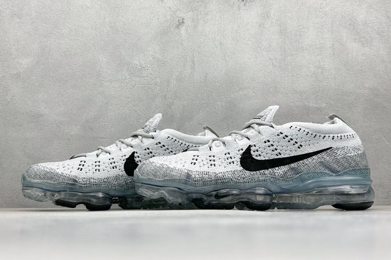 Nike Air Vapormax2023 全掌长气垫 缓震跑步鞋 DV1678-004