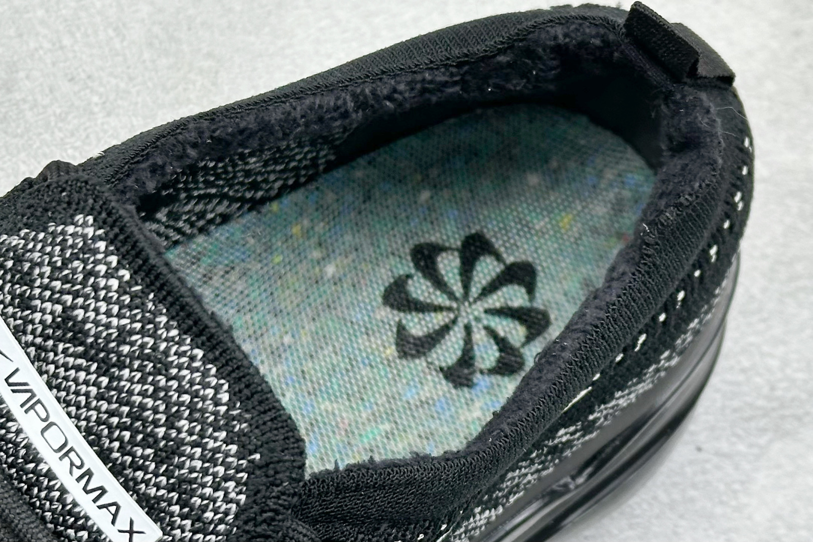 Nike Air Vapormax2023 全掌长气垫 缓震跑步鞋 DV1678-001