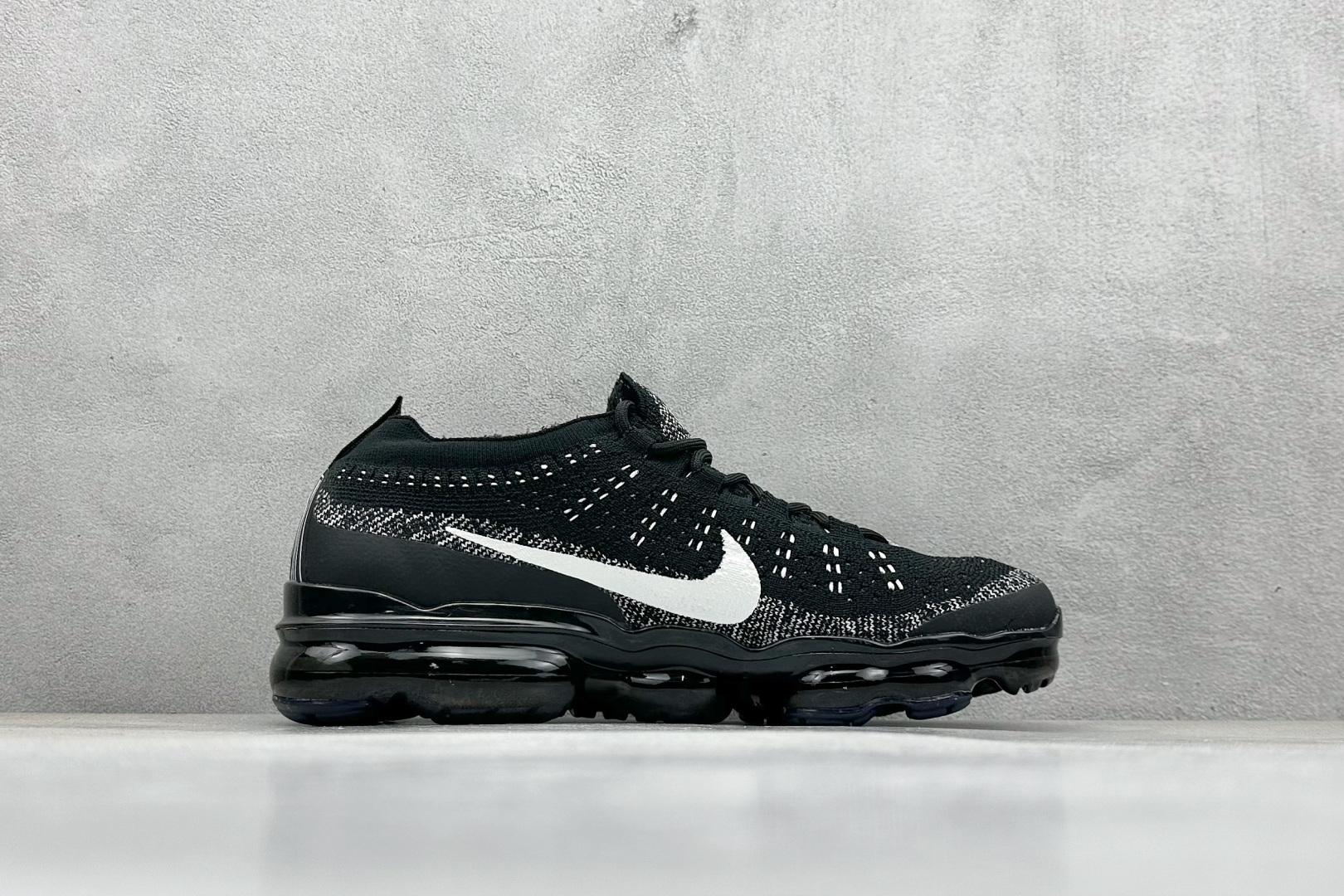 Nike Air Vapormax2023 全掌长气垫 缓震跑步鞋 DV1678-001