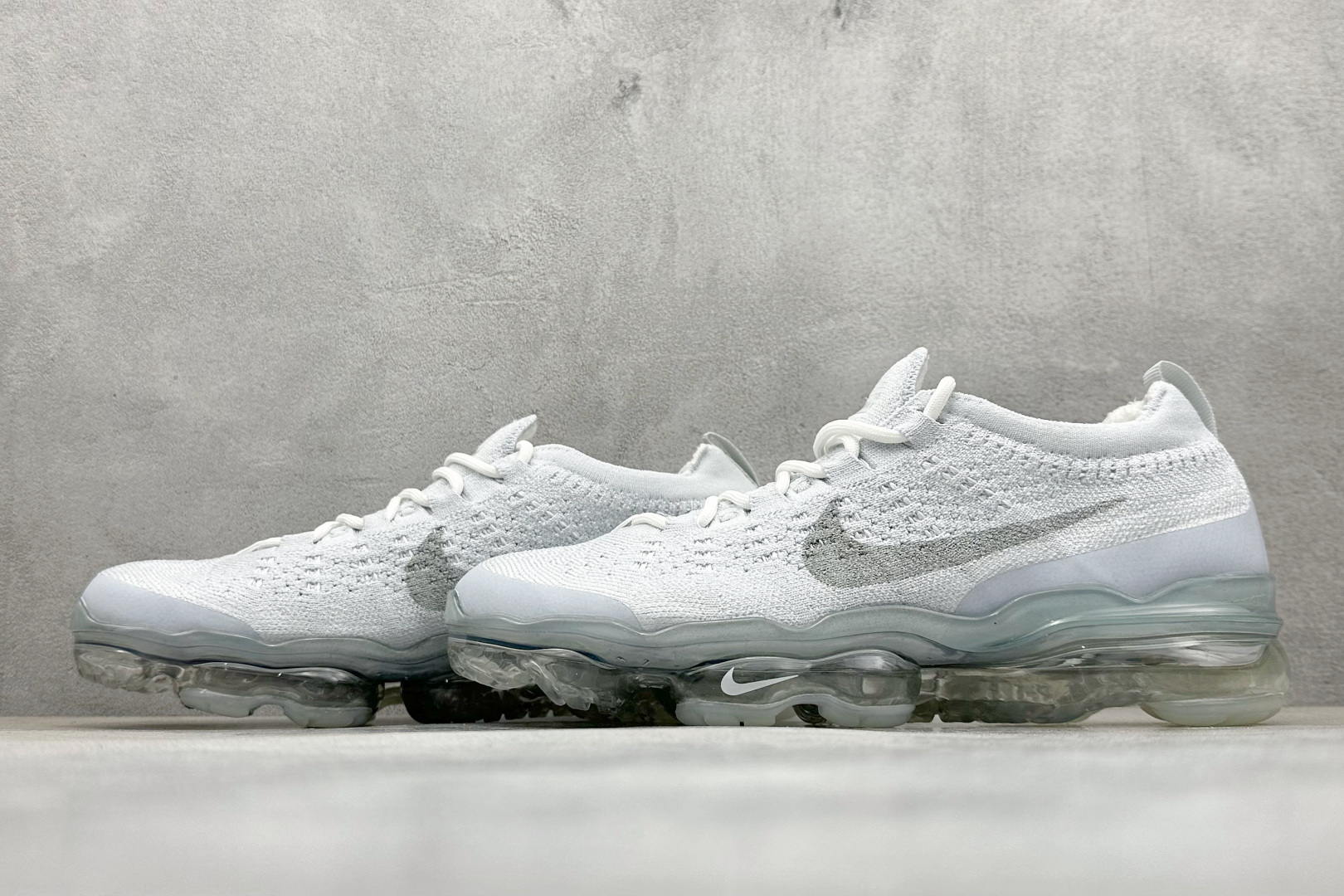 Nike Air Vapormax2023 全掌长气垫 缓震跑步鞋 DV1678-002