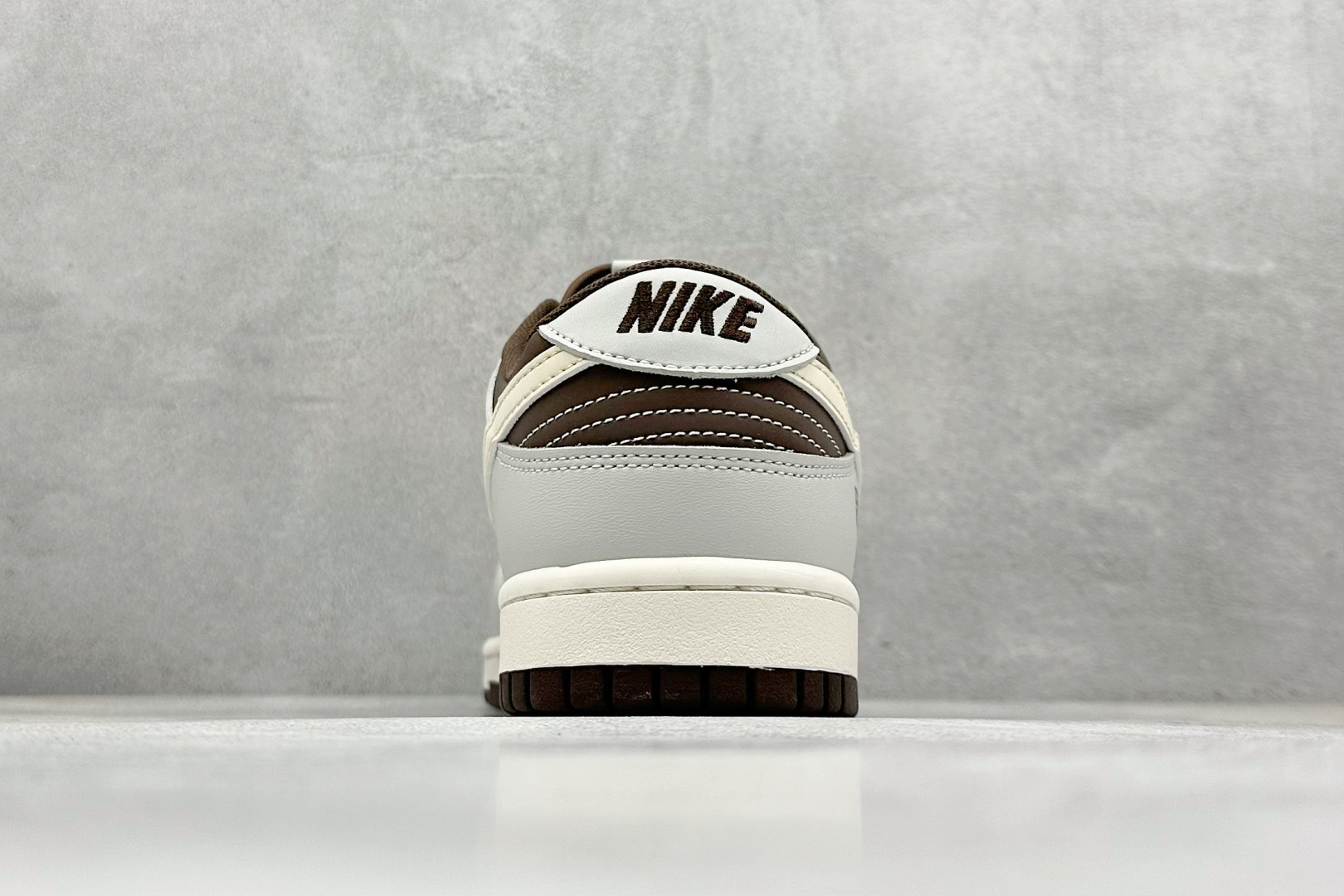 NIKE SB Dunk Low x OFF-WHITE 米灰棕 XX9910-010