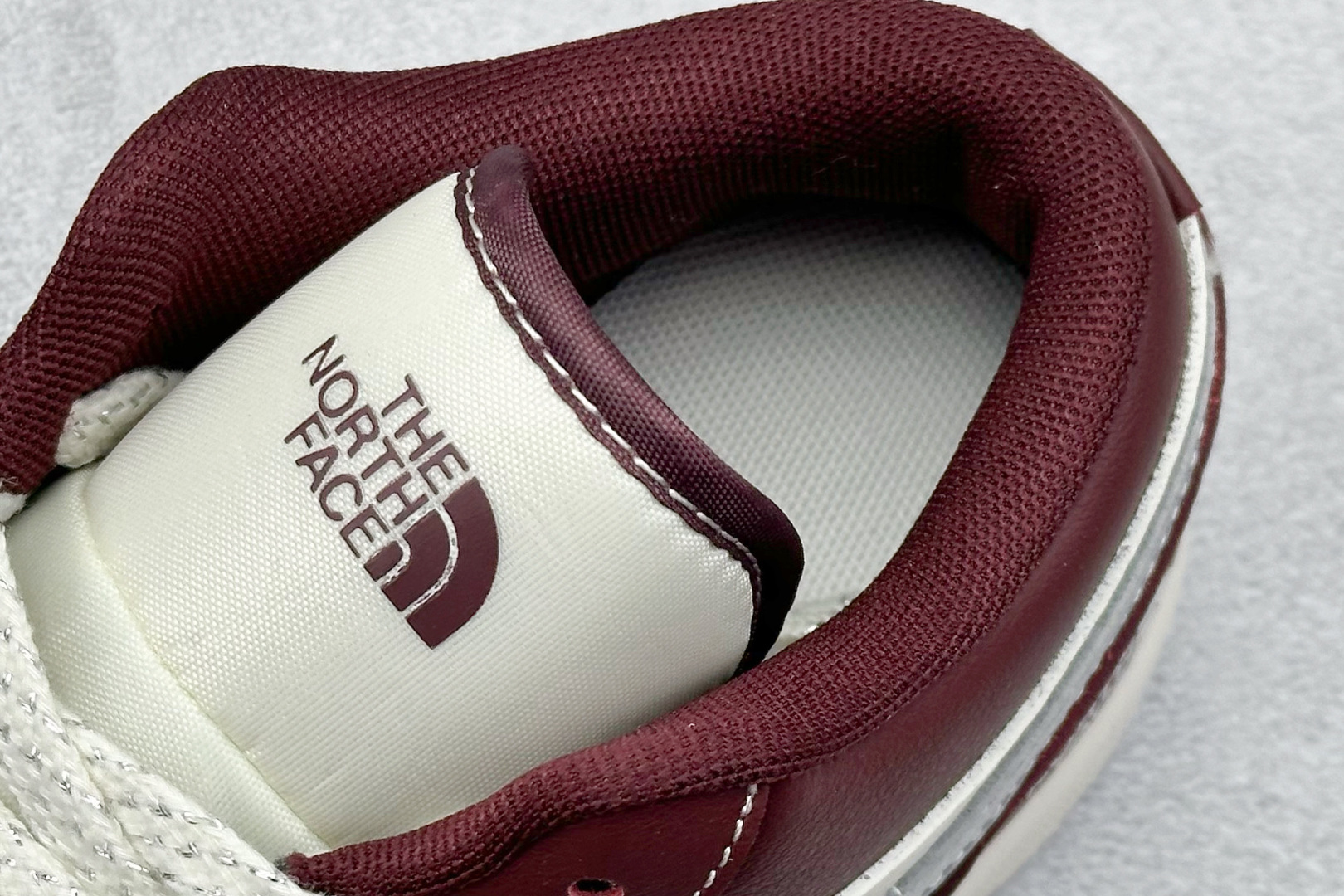 Air Jordan 1 Retro Low x The North Face 白酒红小钩 XX2422-022