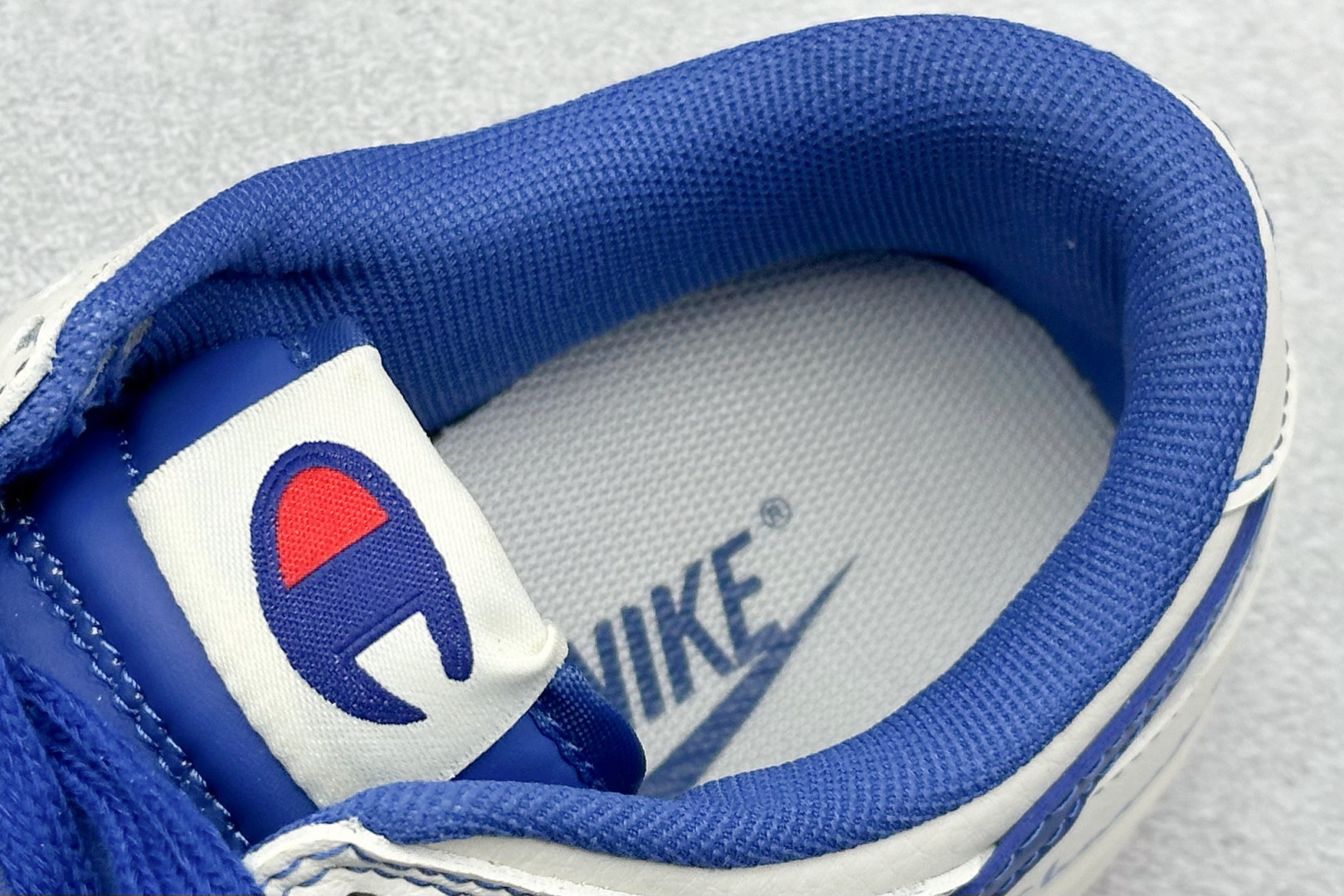 NIKE SB Dunk Low x Champion 冠军白宝蓝 哪吒涂鸦 XX9923-023