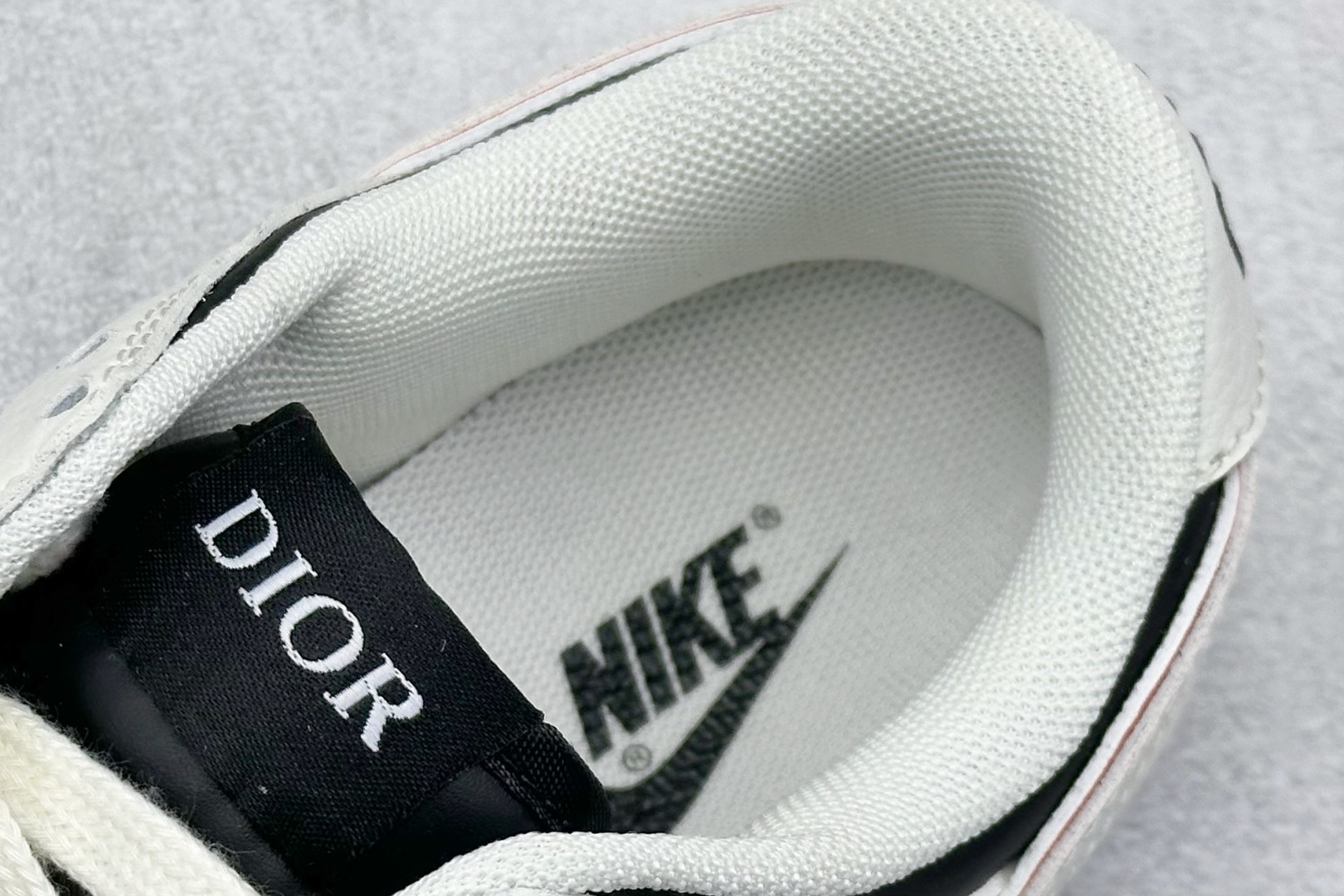NIKE SB Dunk Low x DIOR 米黑小勾 XX9988-009