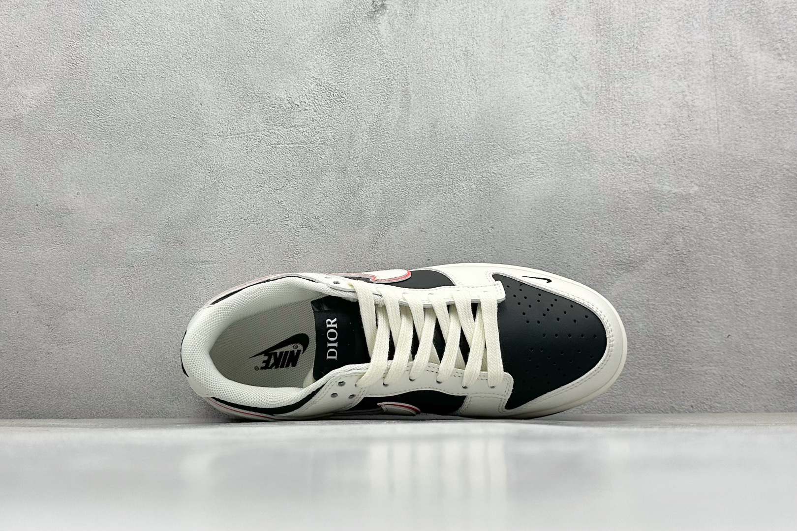 NIKE SB Dunk Low x DIOR 米黑小勾 XX9988-009