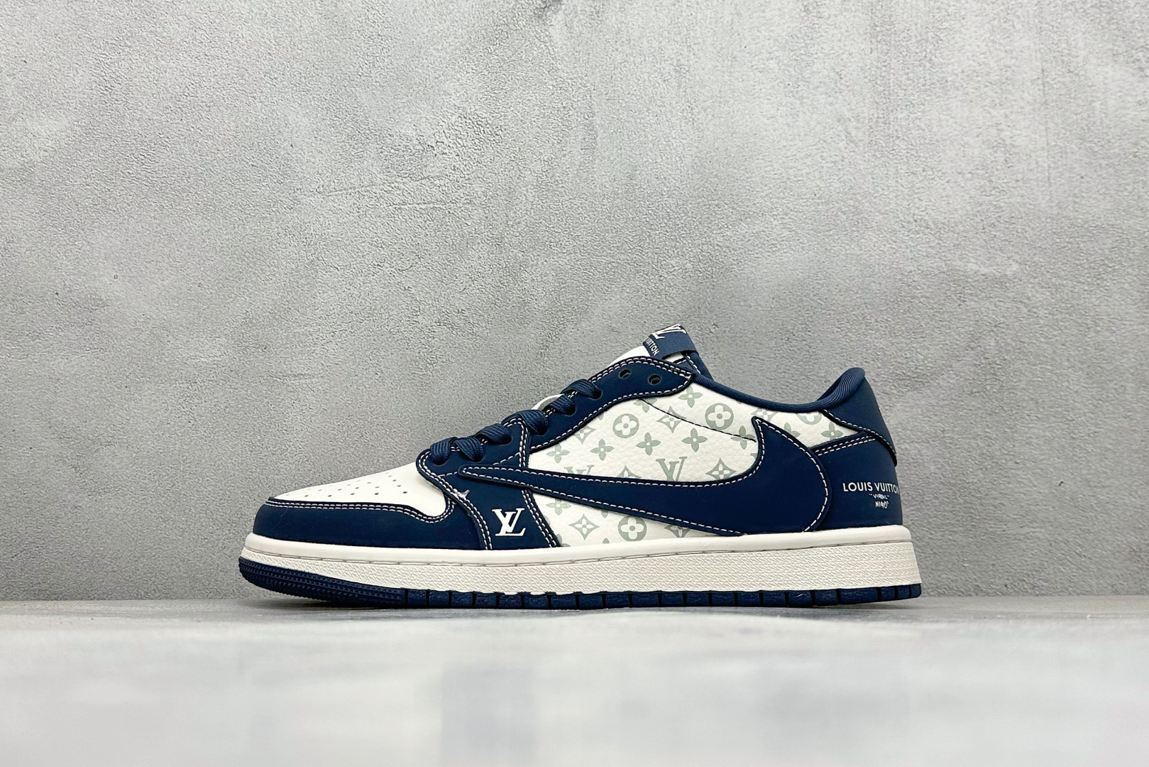 NO:351923,Local terminal store XC version Travis Scott x Fragment Design x Air Jordan 1 Low OG SP AJ1 Joe 1 LV joint deep sea blue low-top cultural casual board shoes #Multi-party joint cooperation combines Travis Scott's unique music style, Fujiwara Hiroshi's personal design style and classic elements of the Jordan brand make it a pair of shoes with unique identity and value. The fresh and three-dimensional appearance and joint logo highlight its unique identity. This color scheme shows vitality and fashion sense. Visually eye-catching. The texture and delicate details of the shoe body make it look high-end and full of style. This 