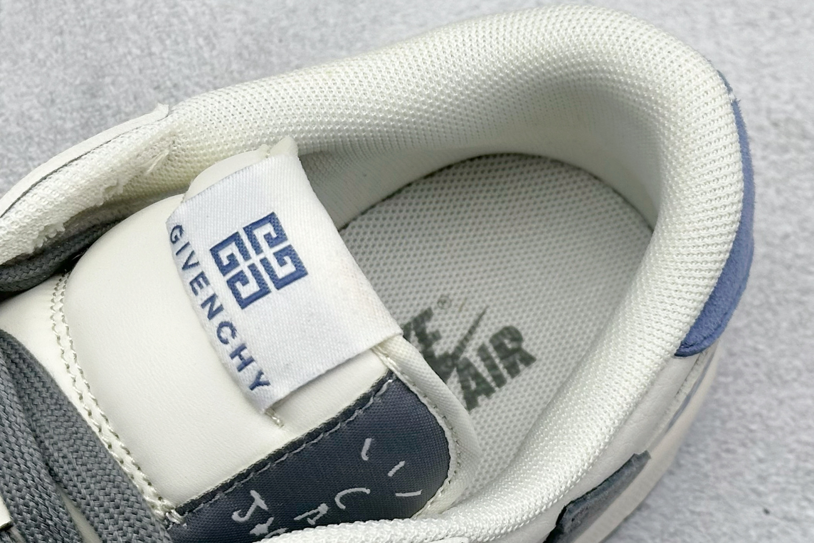 XC版Travis Scott x Fragment Design x Air Jordan 1 Low SP AJ1 乔1 纪梵希联名-米灰蓝尾 低帮文化休闲板鞋 LX1988-111-莆田鞋,莆田鞋货源,高仿鞋,高仿鞋货源,安福档口,莆田高仿鞋,莆田鞋批发,高仿鞋批发,莆田高仿运动鞋,高仿运动鞋,莆田运动鞋 XC版Travis Scott x Fragment Design x Air Jordan 1 Low SP AJ1 乔1 纪梵希联名-米灰蓝尾 低帮文化休闲板鞋 LX1988-111