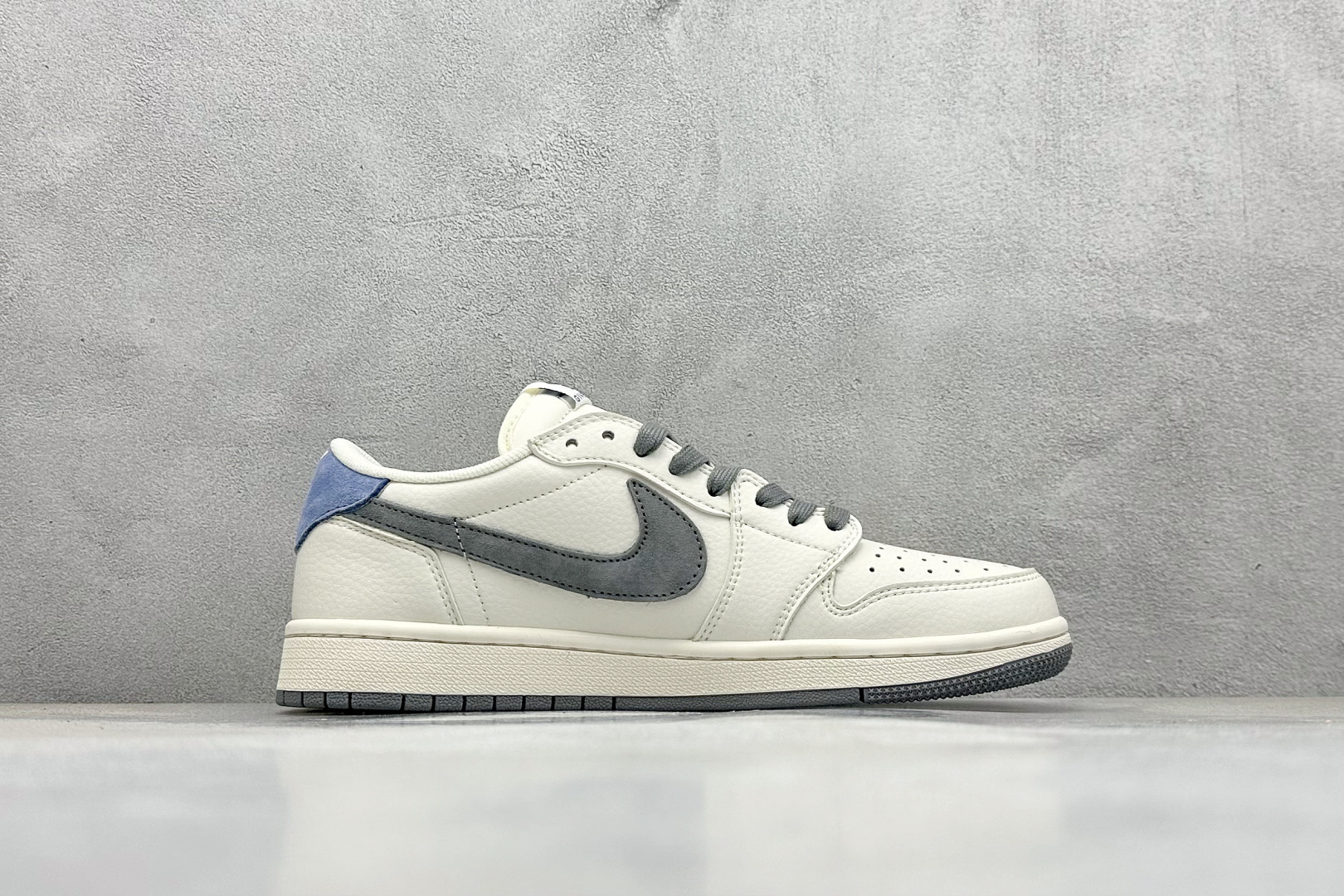 XC版Travis Scott x Fragment Design x Air Jordan 1 Low SP AJ1 乔1 纪梵希联名-米灰蓝尾 低帮文化休闲板鞋 LX1988-111-莆田鞋,莆田鞋货源,高仿鞋,高仿鞋货源,安福档口,莆田高仿鞋,莆田鞋批发,高仿鞋批发,莆田高仿运动鞋,高仿运动鞋,莆田运动鞋 XC版Travis Scott x Fragment Design x Air Jordan 1 Low SP AJ1 乔1 纪梵希联名-米灰蓝尾 低帮文化休闲板鞋 LX1988-111
