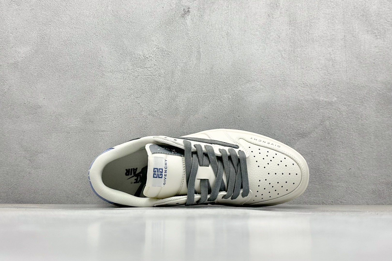 XC版Travis Scott x Fragment Design x Air Jordan 1 Low SP AJ1 乔1 纪梵希联名-米灰蓝尾 低帮文化休闲板鞋 LX1988-111-莆田鞋,莆田鞋货源,高仿鞋,高仿鞋货源,安福档口,莆田高仿鞋,莆田鞋批发,高仿鞋批发,莆田高仿运动鞋,高仿运动鞋,莆田运动鞋 XC版Travis Scott x Fragment Design x Air Jordan 1 Low SP AJ1 乔1 纪梵希联名-米灰蓝尾 低帮文化休闲板鞋 LX1988-111