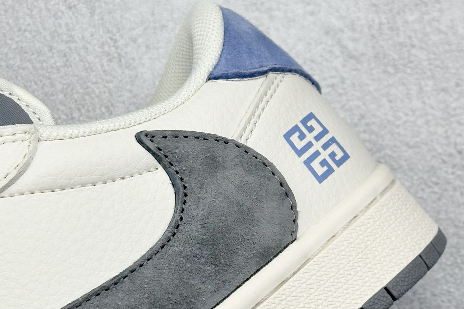 XC版Travis Scott x Fragment Design x Air Jordan 1 Low SP AJ1 乔1 纪梵希联名-米灰蓝尾 低帮文化休闲板鞋 LX1988-111-莆田鞋,莆田鞋货源,高仿鞋,高仿鞋货源,安福档口,莆田高仿鞋,莆田鞋批发,高仿鞋批发,莆田高仿运动鞋,高仿运动鞋,莆田运动鞋 XC版Travis Scott x Fragment Design x Air Jordan 1 Low SP AJ1 乔1 纪梵希联名-米灰蓝尾 低帮文化休闲板鞋 LX1988-111