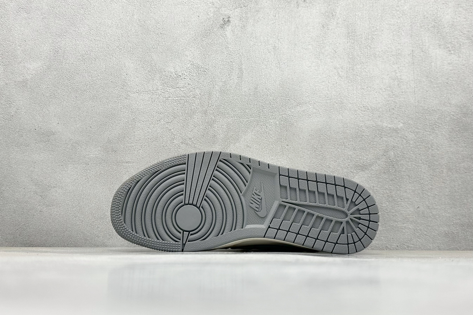 XC版Travis Scott x Fragment Design x Air Jordan 1 Low SP AJ1 乔1 纪梵希联名-米灰蓝尾 低帮文化休闲板鞋 LX1988-111-莆田鞋,莆田鞋货源,高仿鞋,高仿鞋货源,安福档口,莆田高仿鞋,莆田鞋批发,高仿鞋批发,莆田高仿运动鞋,高仿运动鞋,莆田运动鞋 XC版Travis Scott x Fragment Design x Air Jordan 1 Low SP AJ1 乔1 纪梵希联名-米灰蓝尾 低帮文化休闲板鞋 LX1988-111