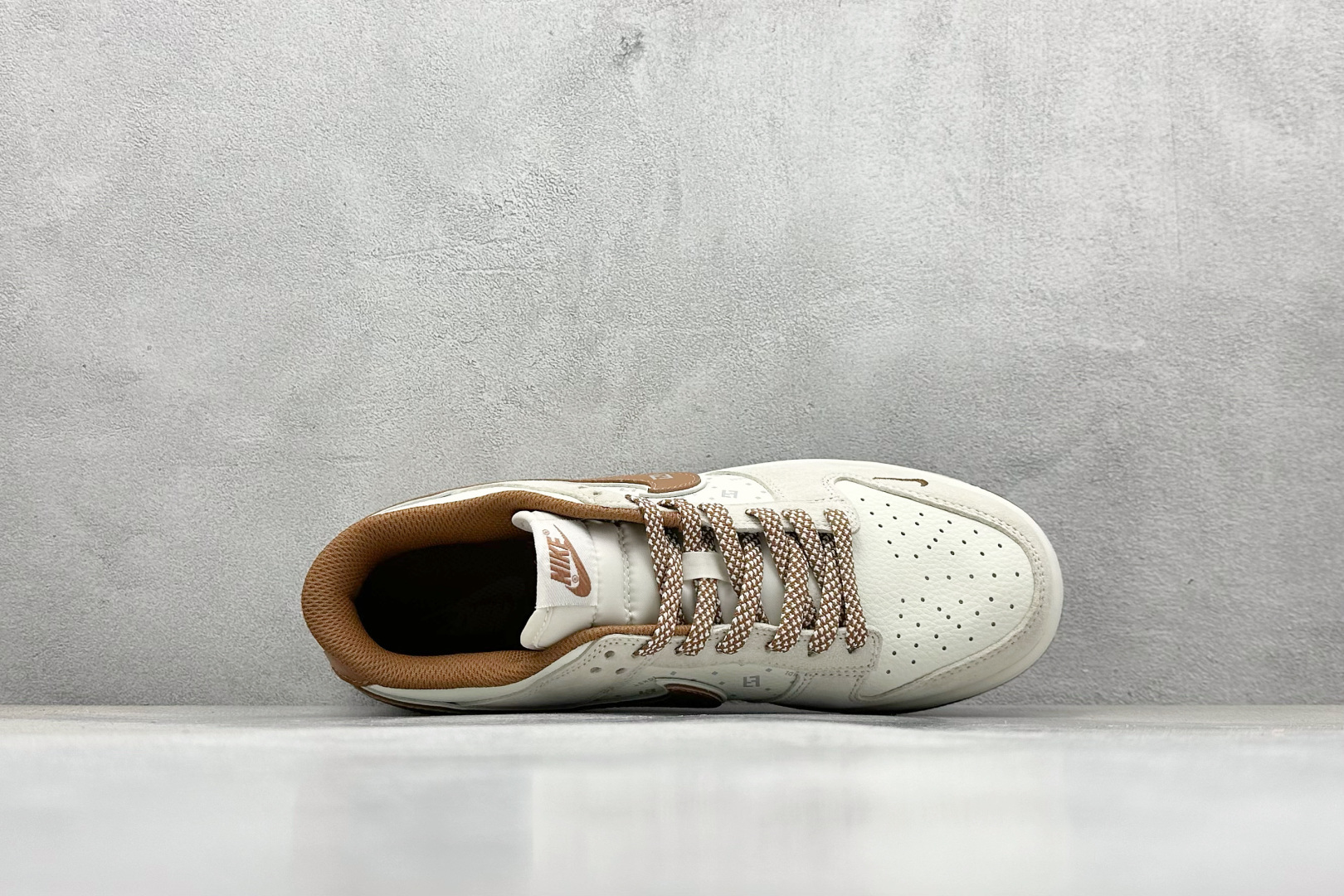 XC版Nk SB Dunk Low 芬迪联名 猪八棕勾 周年高端定制 低帮休闲板鞋 DJ2024-057