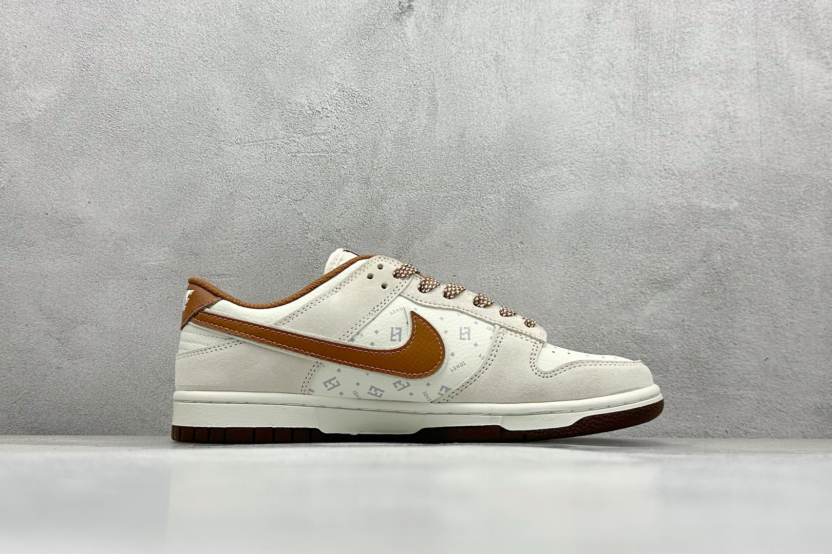 XC版Nk SB Dunk Low 芬迪联名 猪八棕勾 周年高端定制 低帮休闲板鞋 DJ2024-057