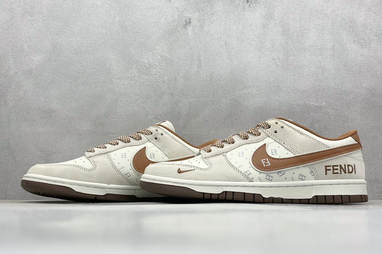 XC版Nk SB Dunk Low 芬迪联名 猪八棕勾 周年高端定制 低帮休闲板鞋 DJ2024-057