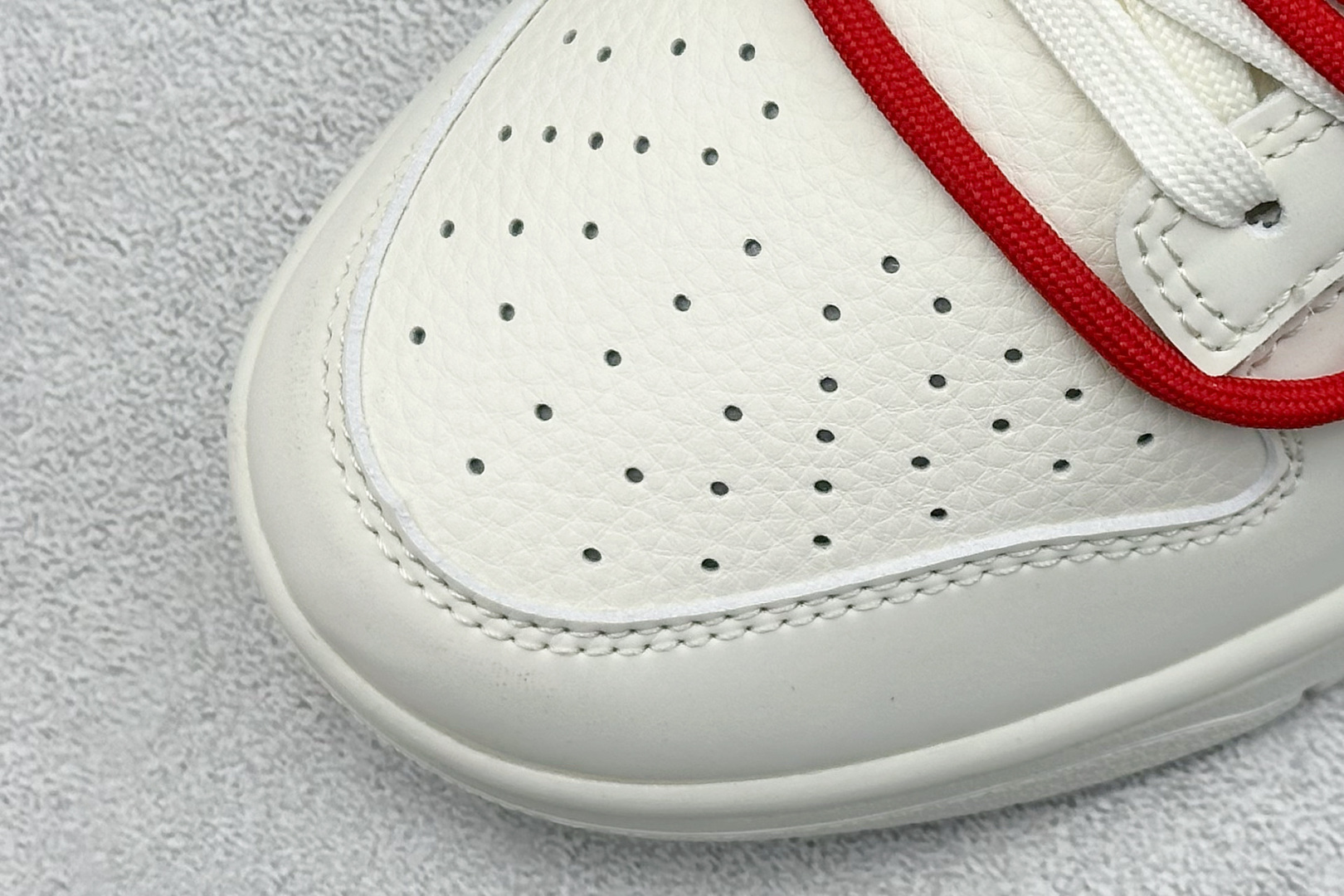 XC版Nike SB Dunk Low Sup联名 白红绑带 周年高端定制 低帮休闲板鞋 DM6868-085