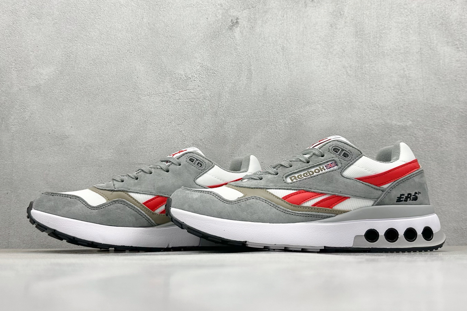 Reebok Classic Harman Ripple 防滑透气 低帮休闲跑步鞋 锐步复古潮流街头低帮休闲板鞋 Reebok Classic Harman Ripple 防滑透气 低帮休闲跑步鞋 锐步复古潮流街头低帮休闲板鞋