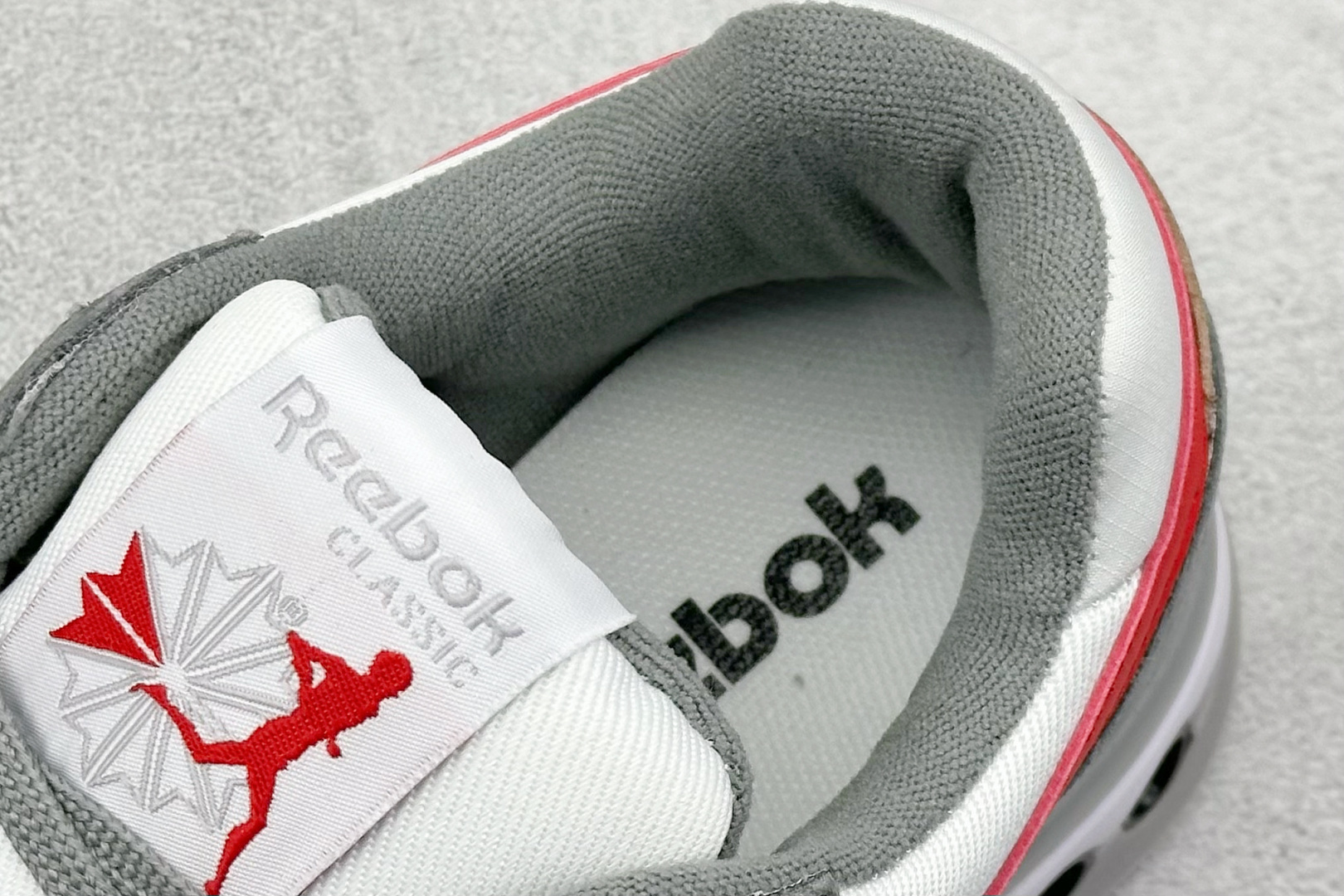 Reebok Classic Harman Ripple 防滑透气 低帮休闲跑步鞋 锐步复古潮流街头低帮休闲板鞋 Reebok Classic Harman Ripple 防滑透气 低帮休闲跑步鞋 锐步复古潮流街头低帮休闲板鞋